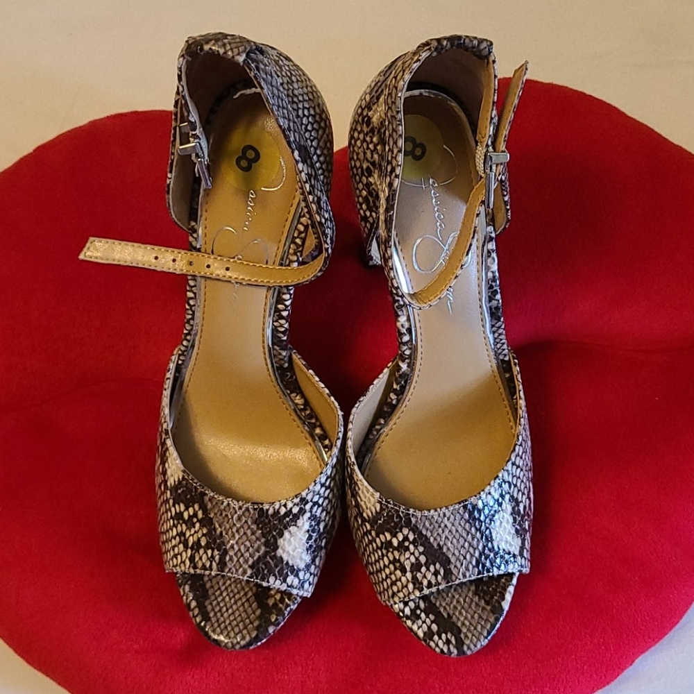 Jessica Simpson Pumps